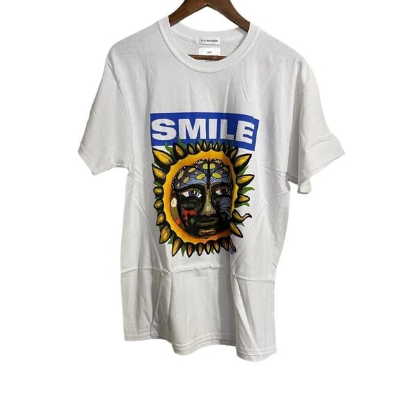 Petals And Peacocks Womens White NWOT Smile Sun Graphic Short Sleeve Shirt Large - Picture 1 of 4